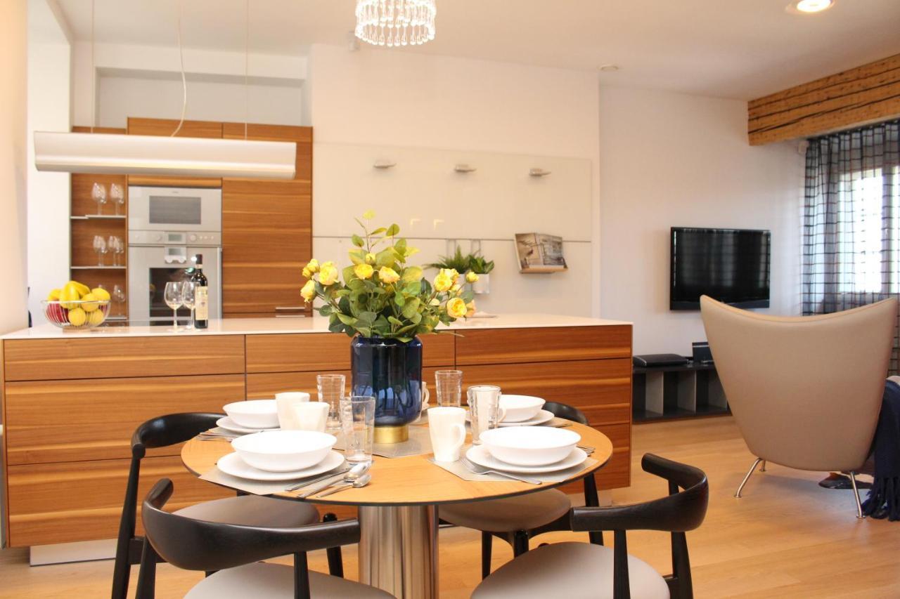 Tallinn City Apartments Old Town Square Ngoại thất bức ảnh